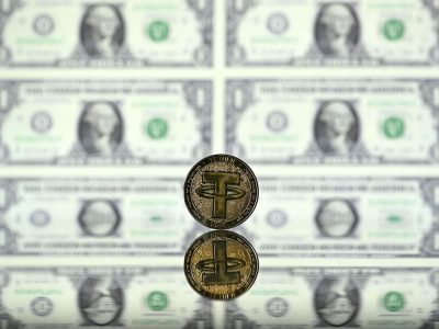 اثر جانشینی دلار را پایین کشید؛ بازار سهام و ارز در دو جهت مخالف