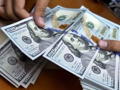 دلار آمریکا در سراشیبی؛ چشم بازارها به توافق آمریکا و چین
