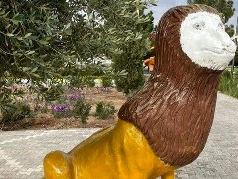 راز مجسمه‌های عجیب و غریب در برخی شهرها