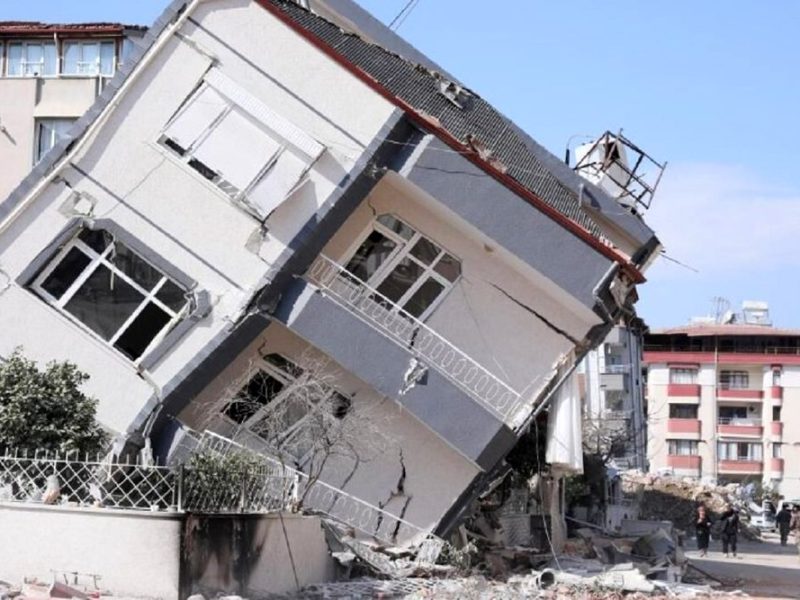 زلزله در غرب ترکیه؛ جان باختن یک نفر و فروریختن چندین ساختمان