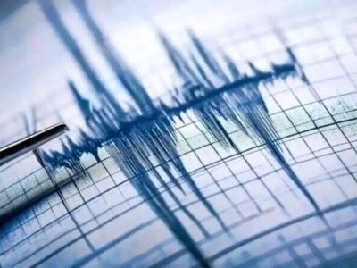 فروریختن ساختمان در بالیکسیر ترکیه در پی وقوع زلزله ۶.۱ ریشتری