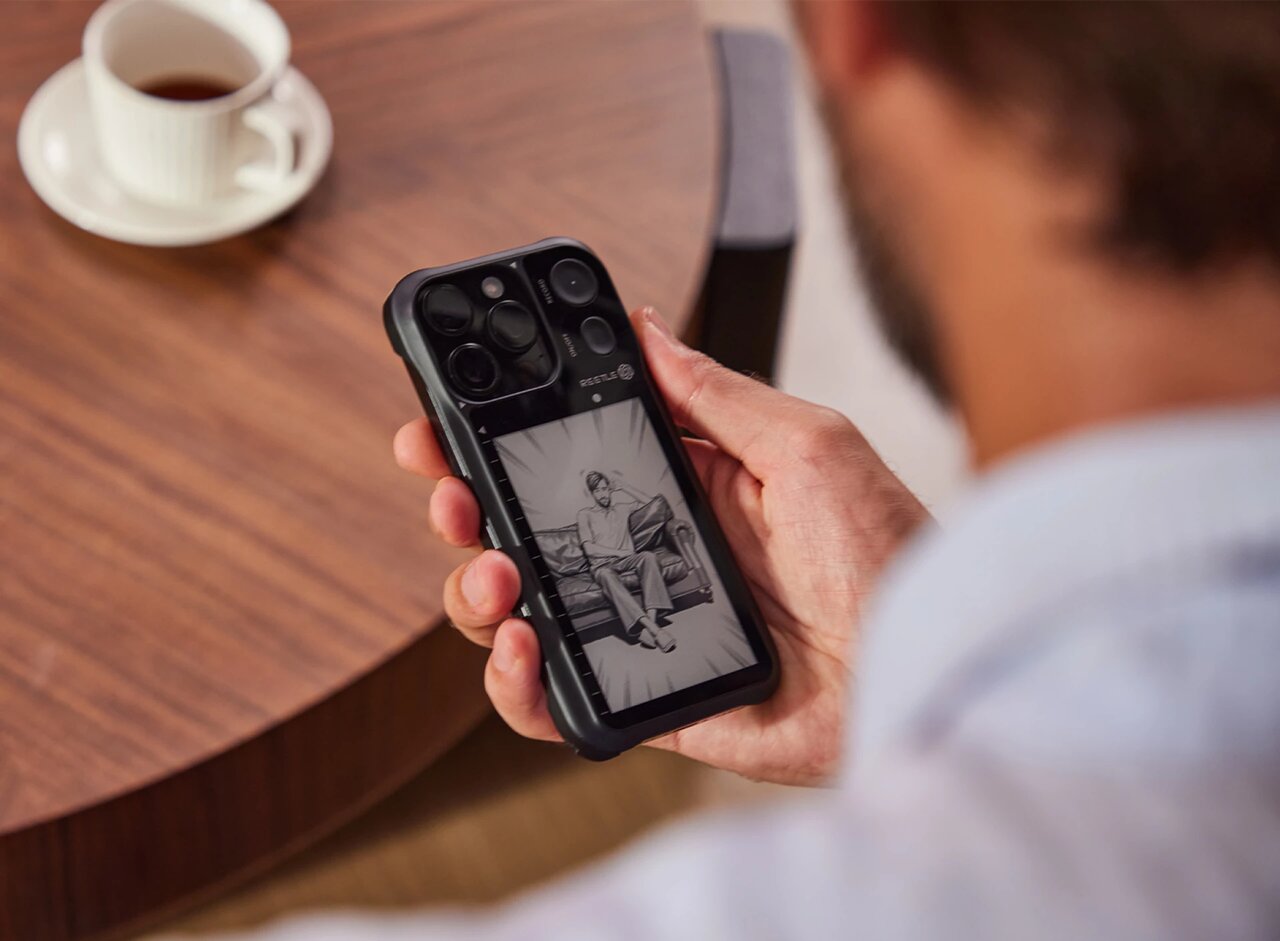 تبدیل گوشی به یک مرکز بهرهوری مجهز به E Ink و هوش مصنوعی، تنها با یک قاب! تبدیل گوشی به یک مرکز بهرهوری مجهز به E Ink و هوش مصنوعی، تنها با یک قاب!