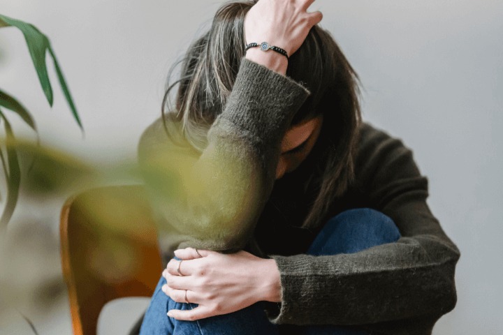 کلینیک روانشناسی آرون: مسیر به سوی بازگشت امید – مشاوره تخصصی افسردگی از خفیف تا شدید