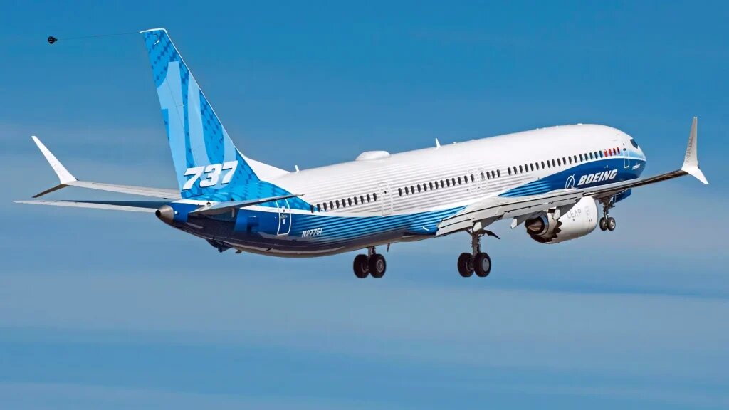 بوئینگ ۷۳۷ مکس