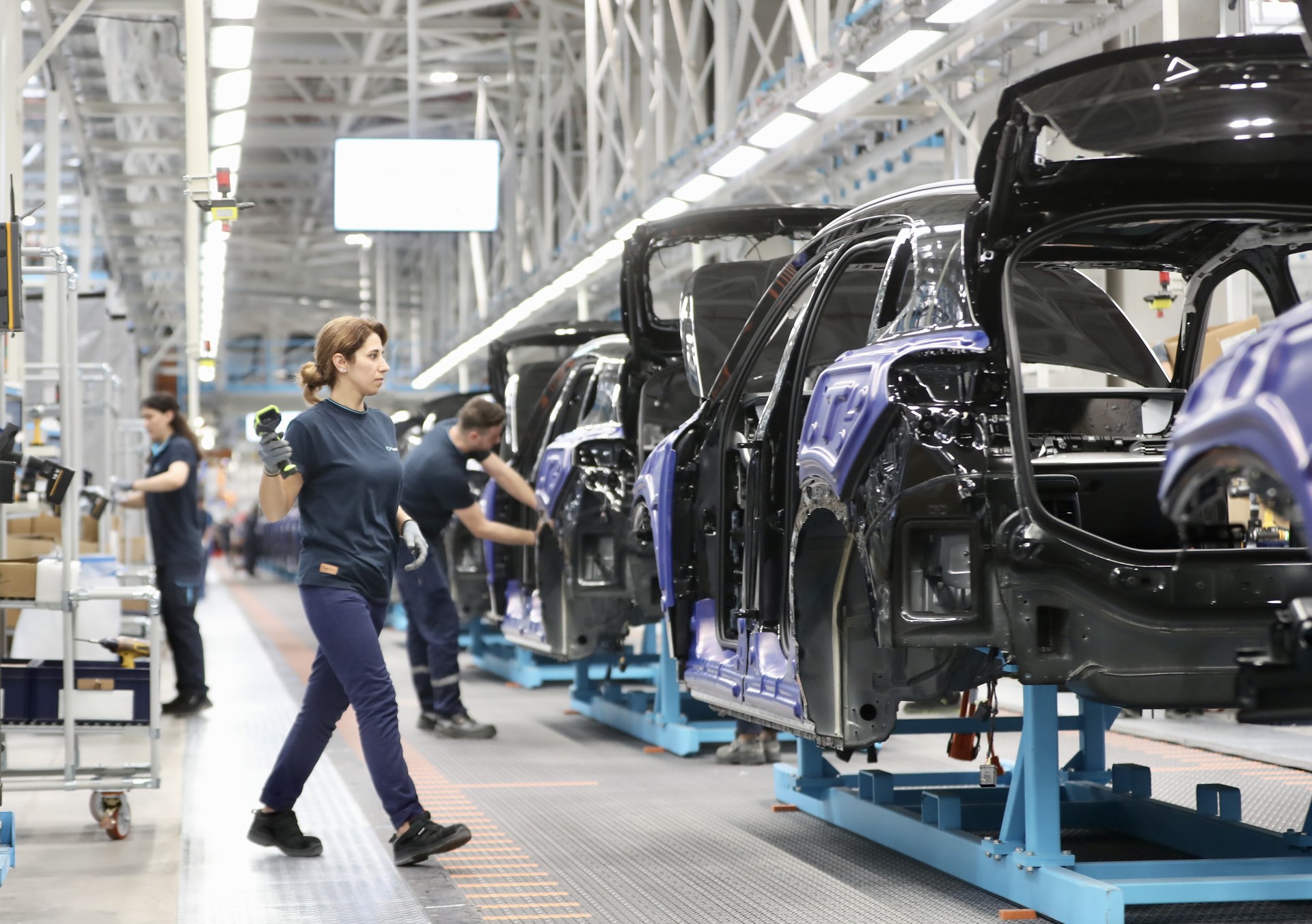Automotive production in Türkiye falls by nearly 27% in August - Türkiye  Today