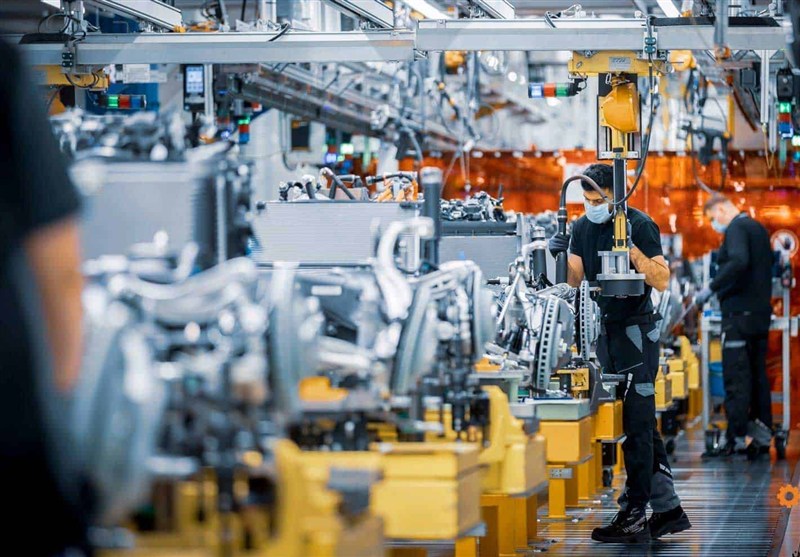 تولید در ایران؛ سهگانهی تضعیفکننده ارزی، مزدی و مالیاتی