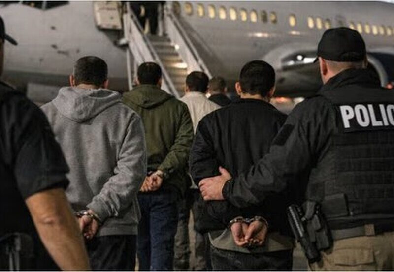 آمریکا ۴۰ مهاجر ایرانی را به ایران بازگرداند