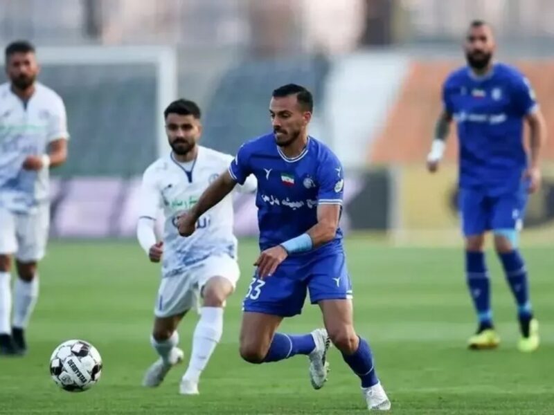 استقلال و تراکتور در صدر همسایه شدند