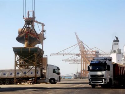 تسهیل روند ترخیص کالاهای اساسی در بندر شهید رجایی| ۱۴ هزار تن کالا به سراسر کشور ارسال شد