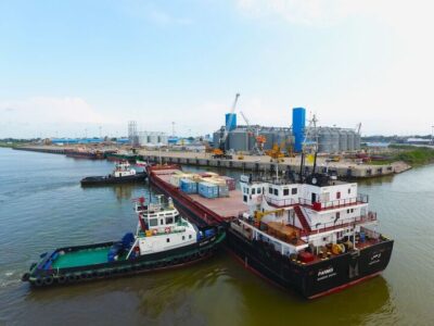 افتتاح و آغاز عملیات اجرایی ۵۶ طرح سرمایه‌گذاری در منطقه آزاد انزلی