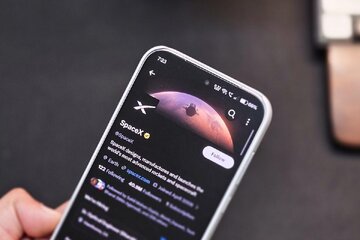 ایلان ماسک گوشی اختصاصی با پشتیبانی از اینترنت ماهواره‌ای می‌سازد؟