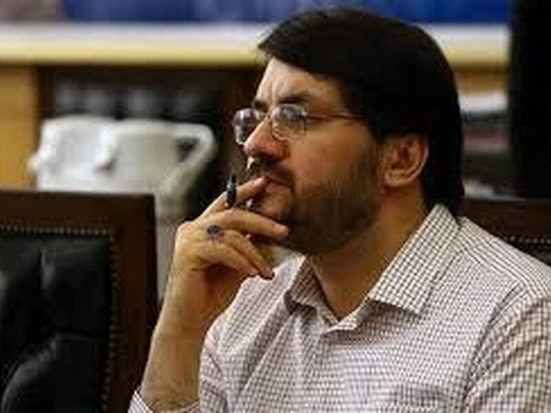 تحلیل بذرپاش از حضور نظامی آمریکا/ ناوگان آمریکا برای بازاریابی به منطقه آمده است