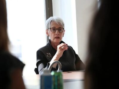 تمجید ویژه مقام آمریکایی از عراقچی / وزیر خارجه ایران توانمند و مورد اعتماد رهبر ایران است