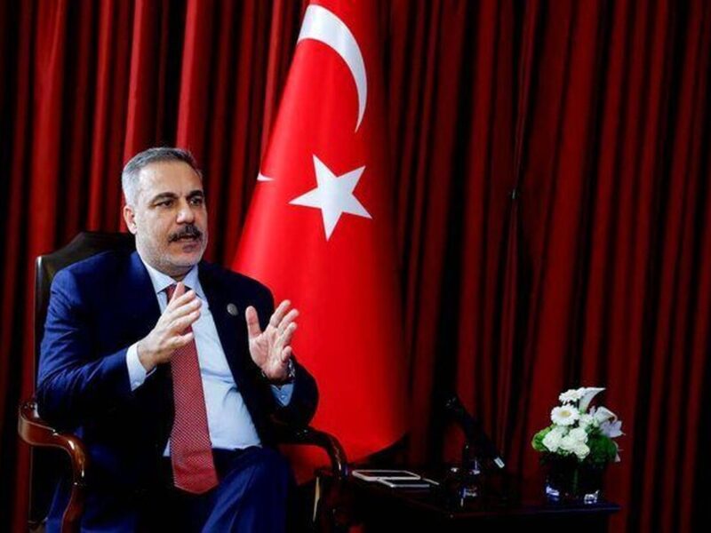 مهر تایید هاکان فیدان بر عقب‌نشینی آمریکا از جنگ / مذاکرات نتیجه داد؟