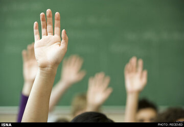 نظام آموزشی ما فقط دو گزینه می‌شناسد؛ یا مدرسه یا هیچ/ «نسخه واحد درسی برای همه مناطق کشور عادلانه نیست»