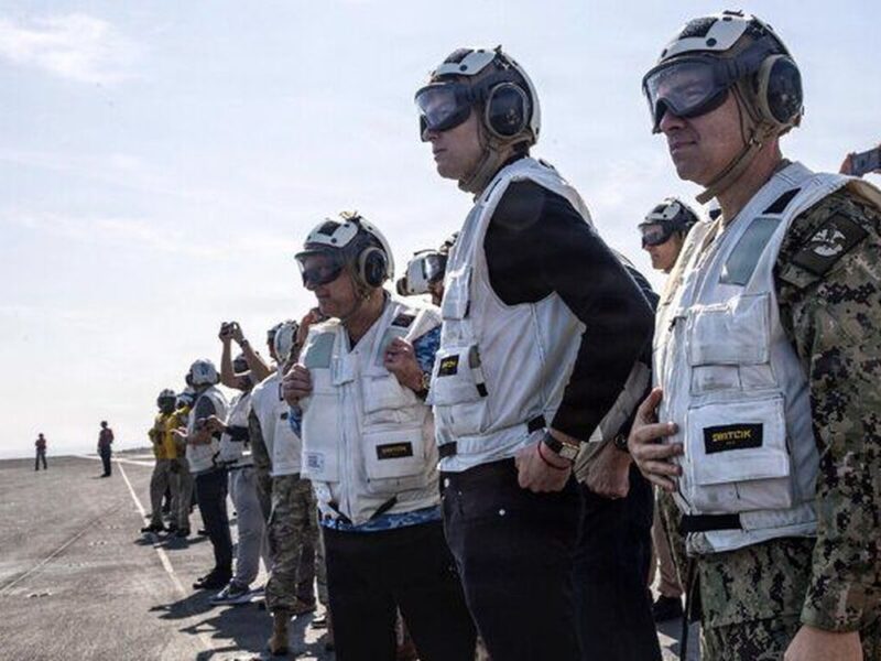 پشت‌پرده بازدید ویتکاف و کوشنر از ناو آبراهام لینکلن / آمریکا ترسید!