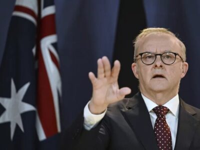 حضور جنجالی نخست‌وزیر استرالیا در مسجد/ معترضان او را هو کردند