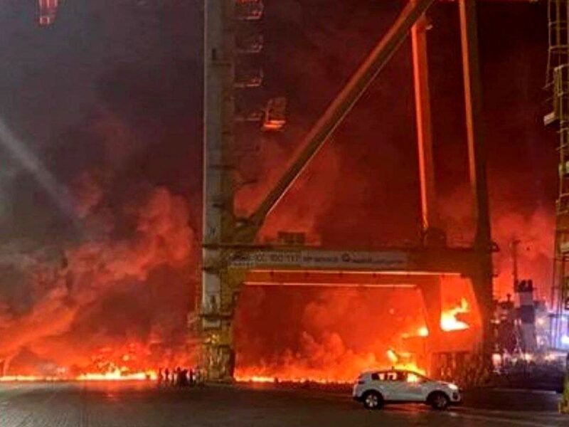 فوری/ پالایشگاه بزرگ نفتی منفجر شد