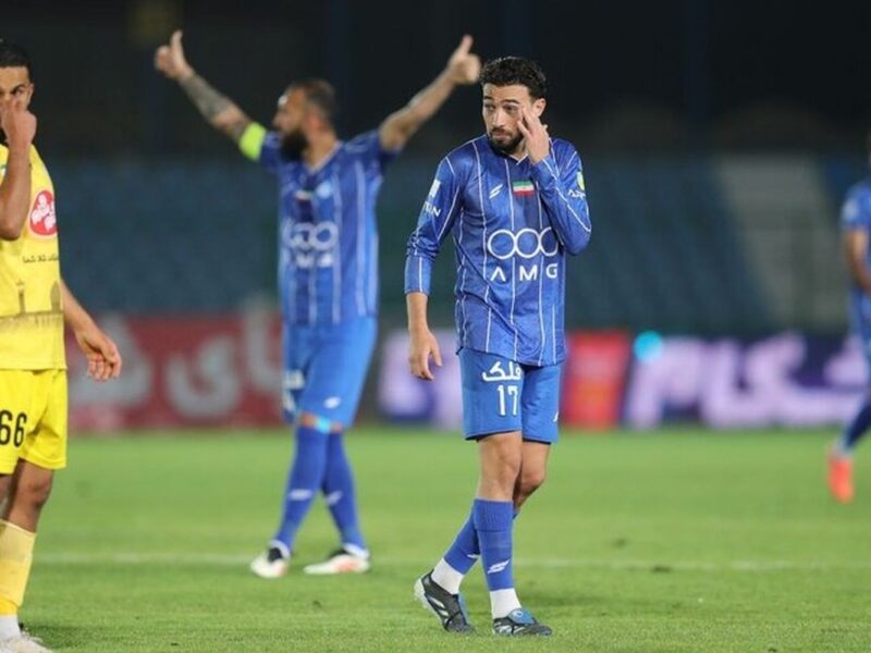 مهاجم بارسایی استقلال درخواست جدایی داد