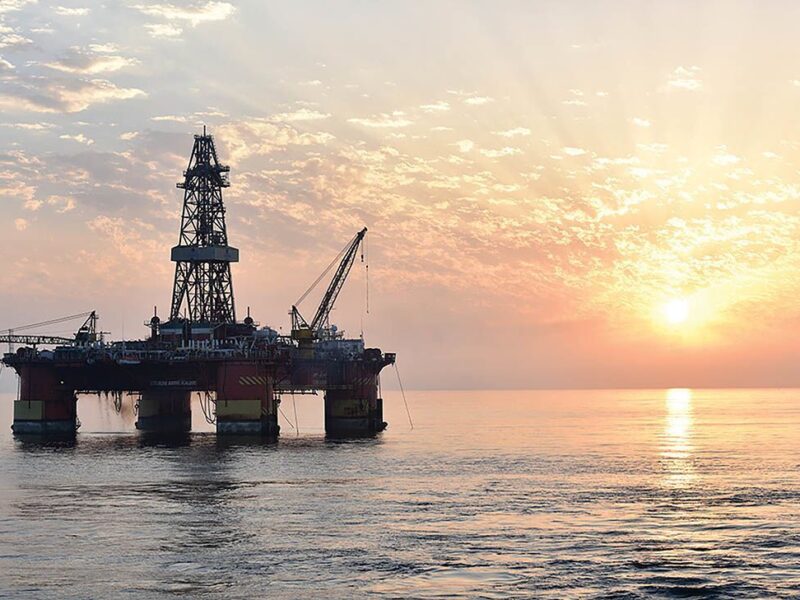 ۷ شاهرگ انرژی خلیج فارس / سناریو ایران برای مقابله با حمله به خارک نهایی شد