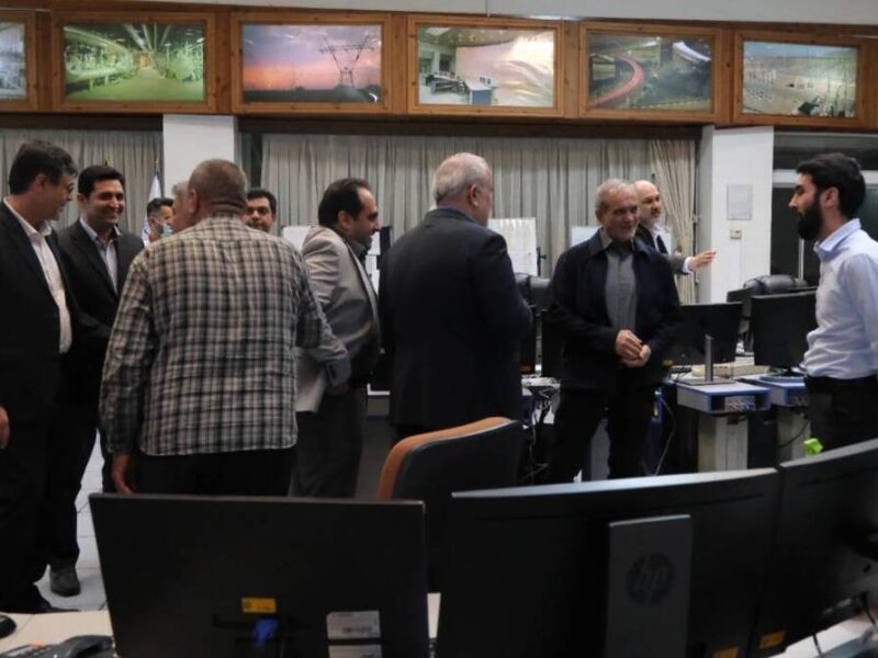 بازدید پزشکیان از وزارت نیرو و مدیریت شبکه برق