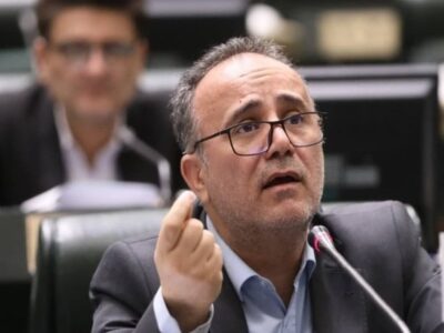 بازسازی فولاد مبارکه و فولاد خوزستان یک ضرورت فوری است / نقش بورس صرفاً جمع‌آوری سرمایه نیست