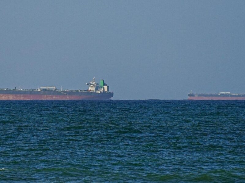 تحرک تازه در آبراه هرمز / یک نفتکش تحریمی از تنگه هرمز عبور کرد