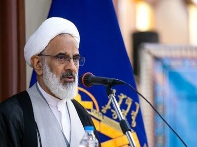 حاجی صادقی: دشمن می‌خواهد اراده مردم ما را بشکند