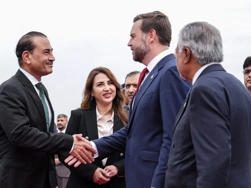 خبر سی‌ان‌ان درمورد بن‌بست مذاکرات اسلام‌آباد/ گره کار کجاست؟