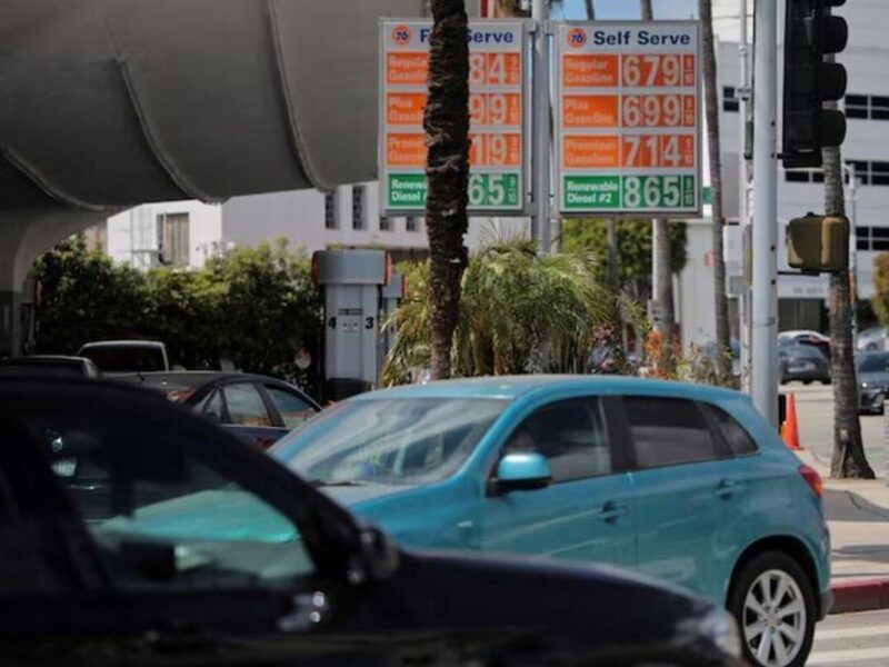 ذخایر بنزین کالیفرنیا به پایین‌ترین حد رسید/ هشدار تحلیلگران درباره اثر دیررس اختلال تنگه هرمز