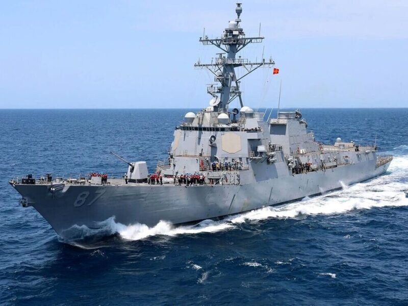 فوری / رهگیری کشتی ایرانی توسط ناوشکن موشک‌انداز آمریکا