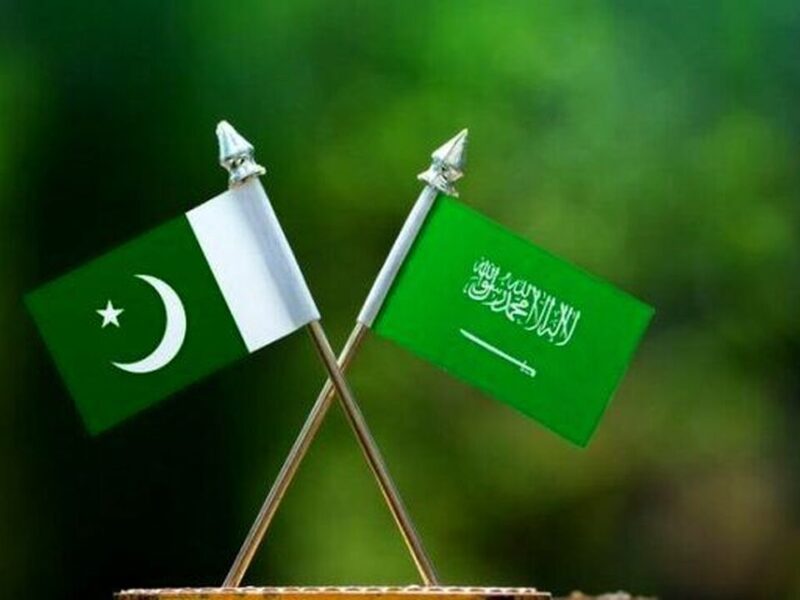 فوری / ورود نیروهای نظامی پاکستان به پایگاه هوایی ملک عبدالعزیز