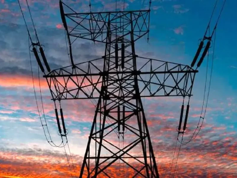 قطعی برق جاده چالوس در پی وقوع انفجار در پل B ۱ کرج/ اطلاعیه شرکت برق صادر شد