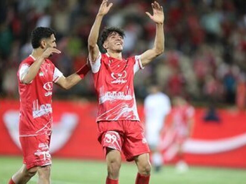 مدافع پرسپولیس لگد به بخت خود زد