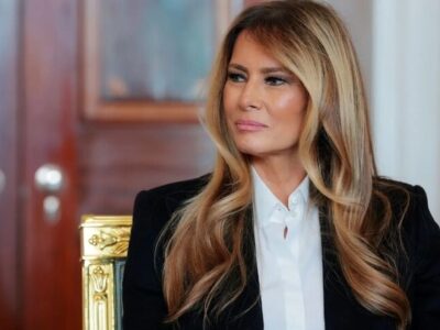 رخ عقاب گرفتن ترامپ وقتی ملانیا ترسیده است! + عکس