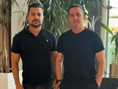 اوسمار و دستیارش به تهران رسیدند