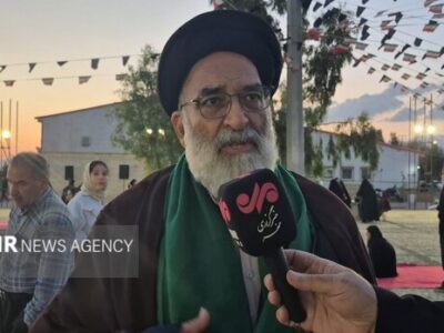 حجت الاسلام محمودی: شهدای ۱۵ خرداد غریبانه شهید و دفن شدند