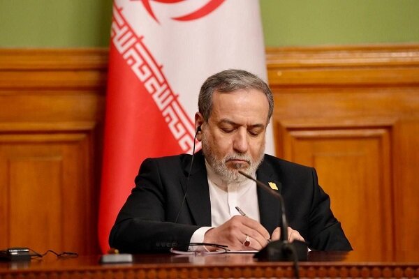 عراقچی خطاب به میشل عون: لبنان را از دست دشمن واقعی خود نجات دهید