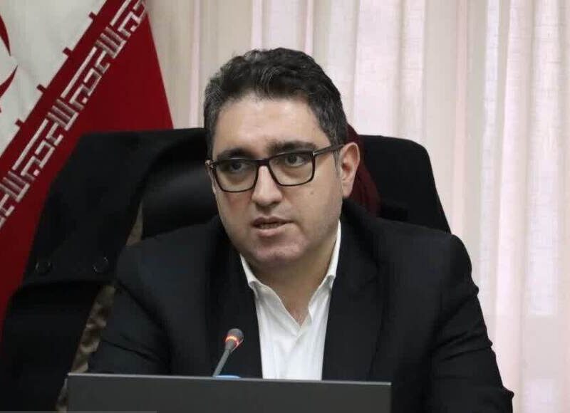 اختلاف نرخ دلار، تجارت را قفل کرده است | دلار ۱۳۰ هزار تومانی را نمی‌شود با نرخ ۸۰ هزار تومان فروخت