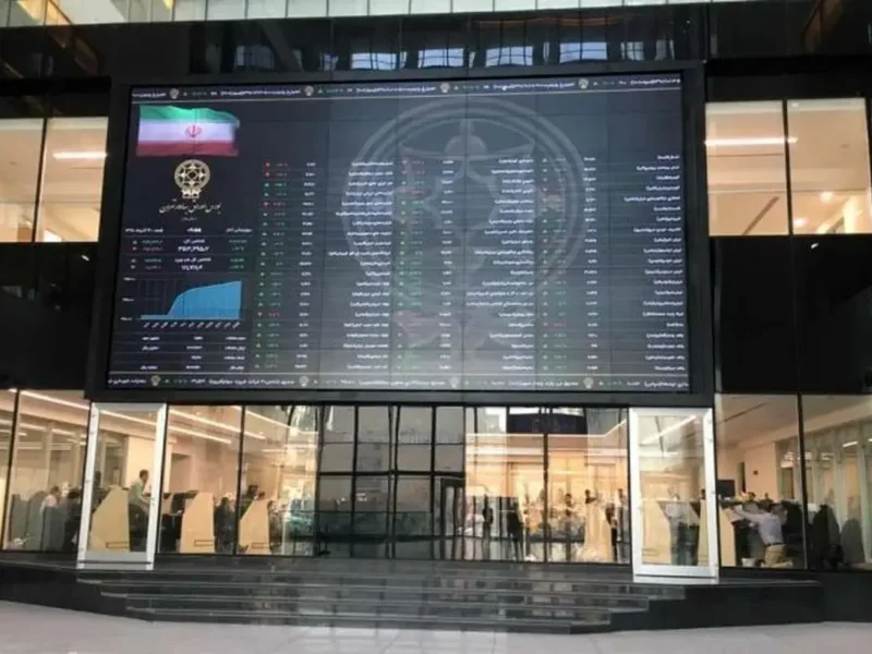 بازار سهام در دو راهی؛ شاخص کل ریخت، شاخص هم‌وزن صعود کرد/ نقدینگی کجا رفت؟