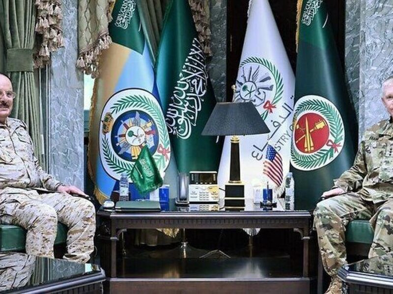 دیدار غیرمنتظره معاون فرمانده سنتکام با مقام عربستانی / ماجرا چیست؟