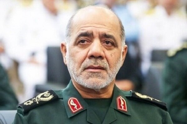 بازدید سرلشکر عبداللهی از یک سایت‌ تولید زیرزمینی موشک