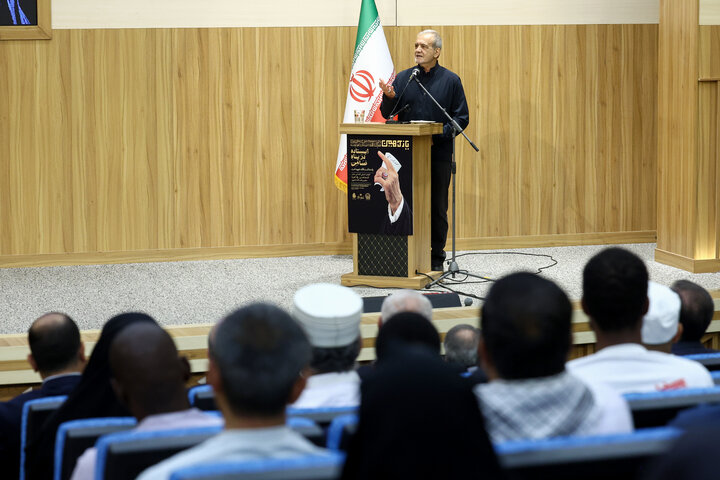 پزشکیان: ثبات و امنیت امروز جامعه به برکت و رهنمودهای رهبر شهید است