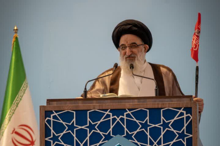 امام جمعه کرج: سلاح نفوذ از سلاحهای نظامی خطرناکتر است