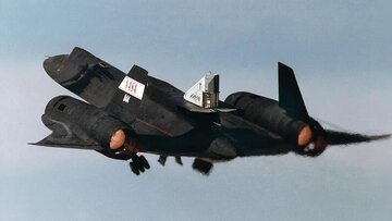 تصاویر ماهوارهای نشان میدهند یک هواپیمای SR-71 ناپدید شده / آیا پرنده سیاه دوباره پرواز میکند؟
