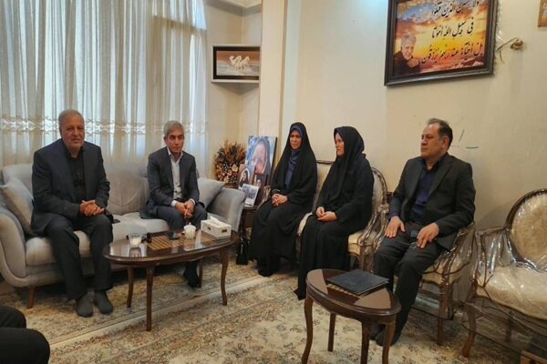 دیدار تعدادی از نمایندگان مجلس با خانواده شهیدان عسگری