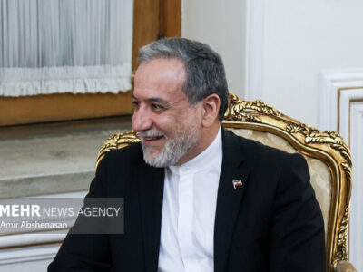 واکنش عراقچی به اتهام زنی‌های بی اساس نخست وزیر بریتانیا